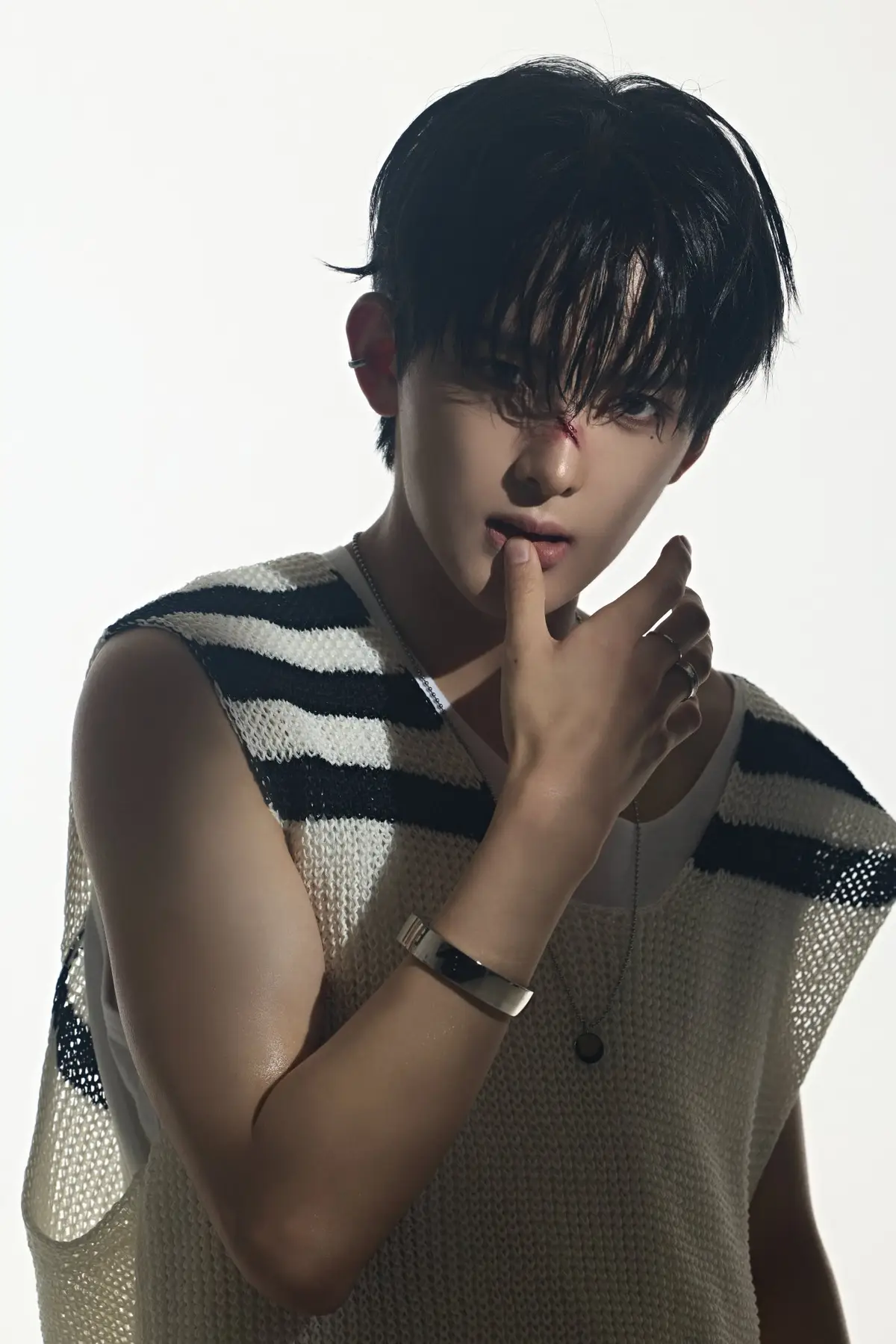 Double 0ne member Ling Qi