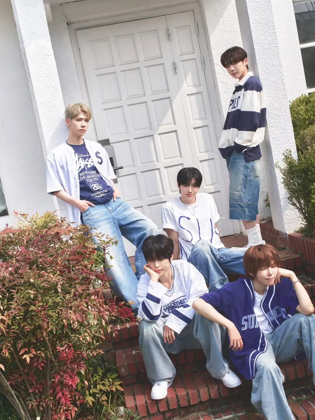 GENUS members are Chanyong, Seoha, Chaehoon, Jaeyoung, Yuan, and Hamin.